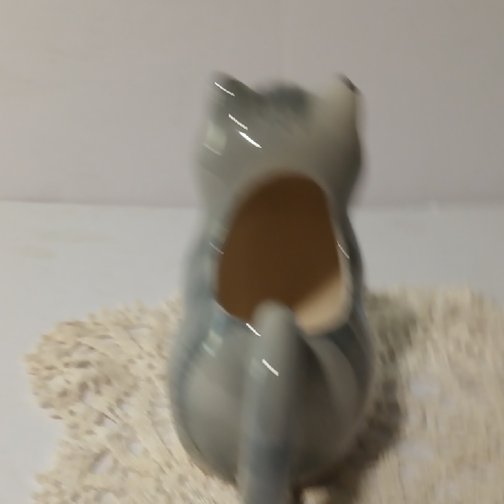 Vintage Gray Ceramic Cat Creamer Figurine - Picture 3 of 6